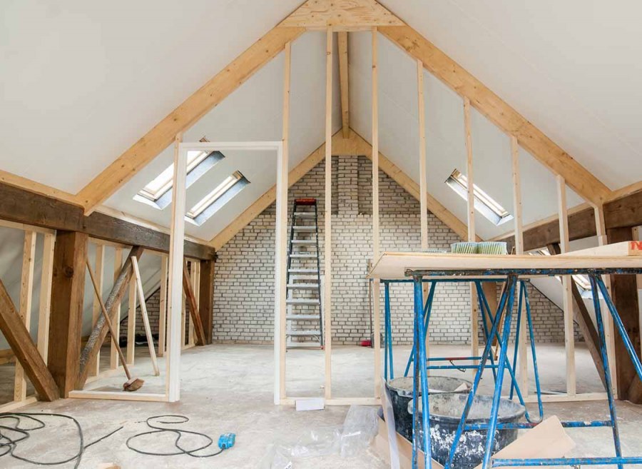 Роскошные спальни на мансарде