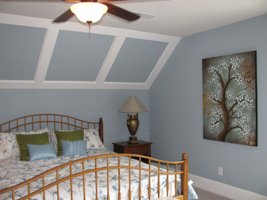 Спальня на мансарде в стиле Прованс