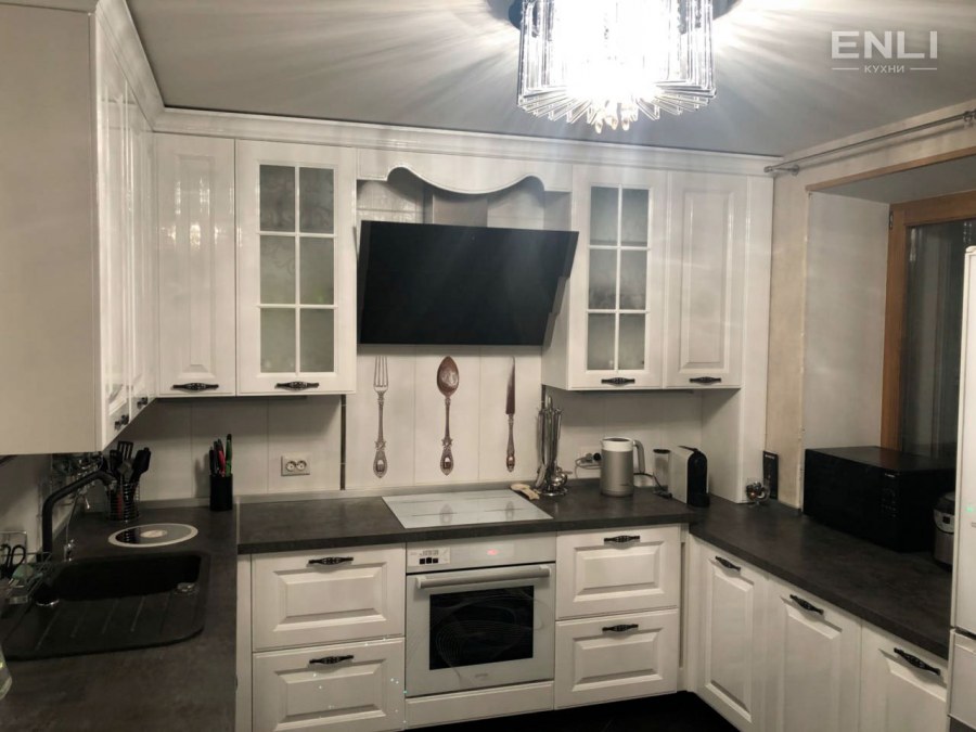 Кухня Неоклассика белая Энли
