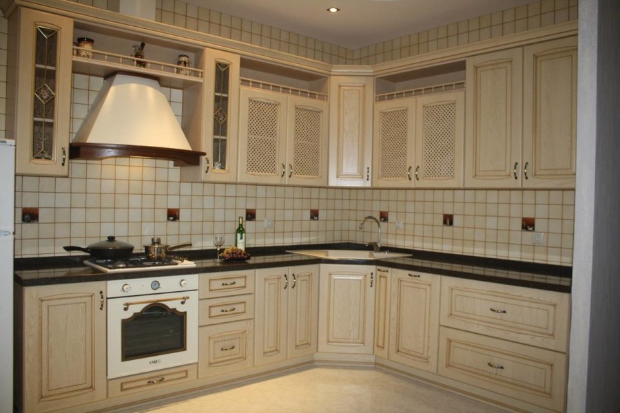 Кухни классические светлые