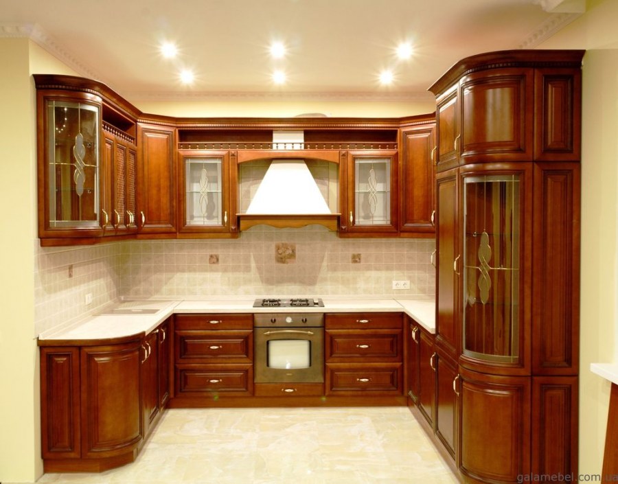 Красивые кухни из массива