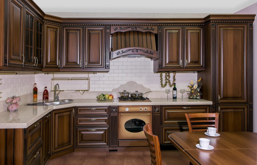 Кухня классика орех угловая