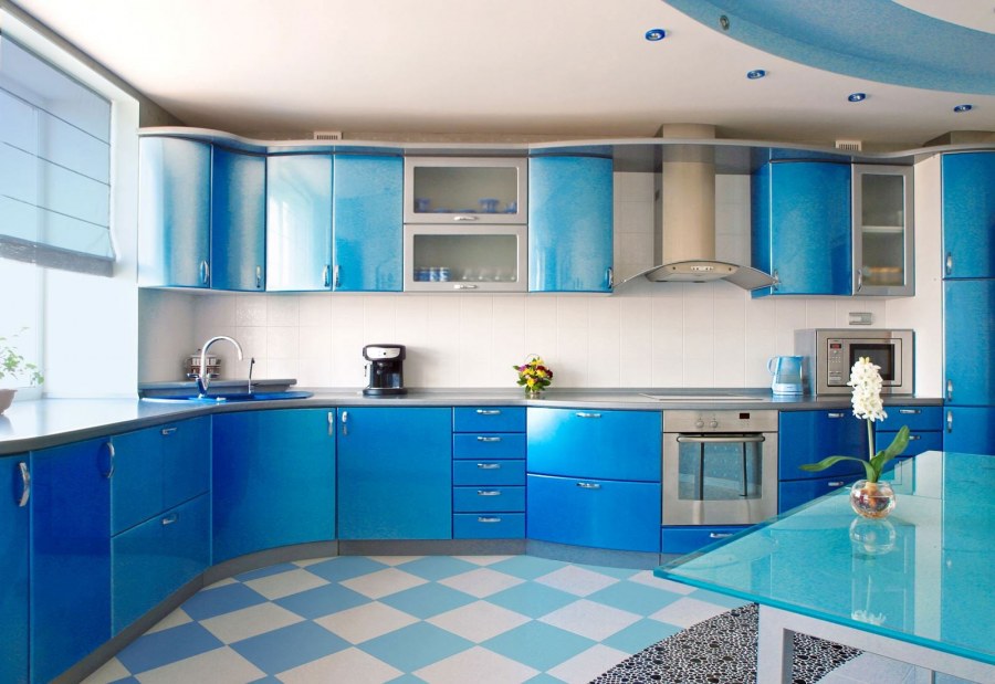 Кухонный гарнитур в голубых тонах
