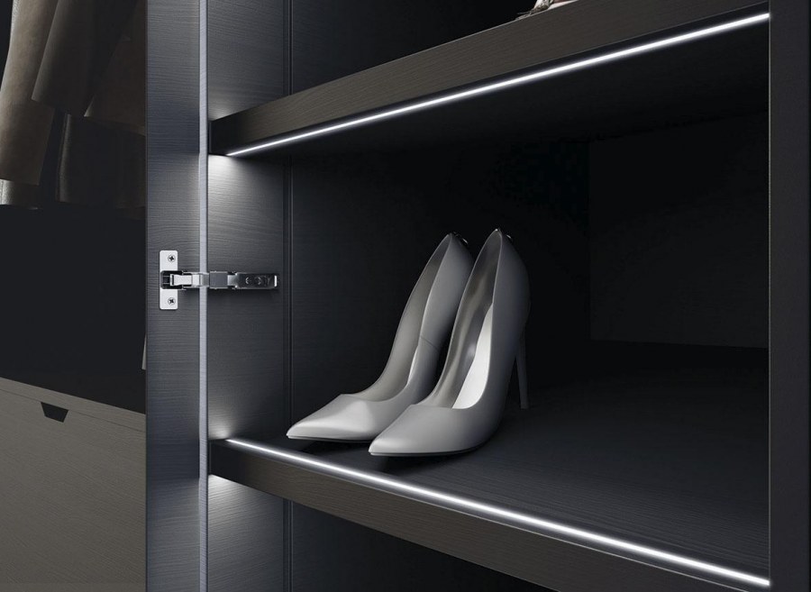 Гардероб с подсветкой