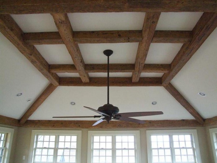 Деревянные потолочные балки