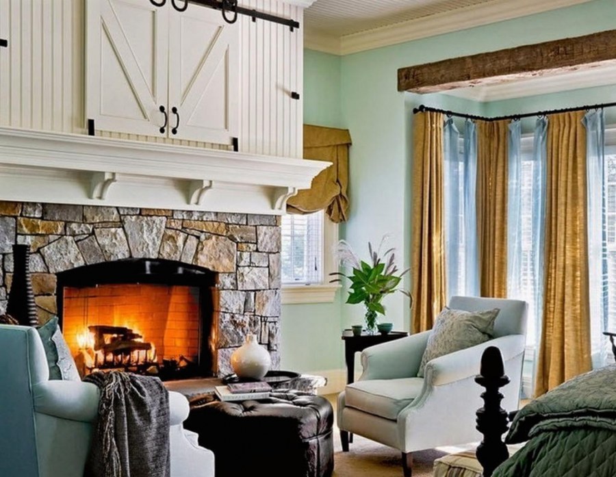 Камин в интерьере спальной