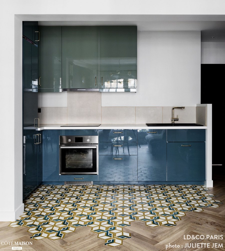 Пол и фартук на кухне