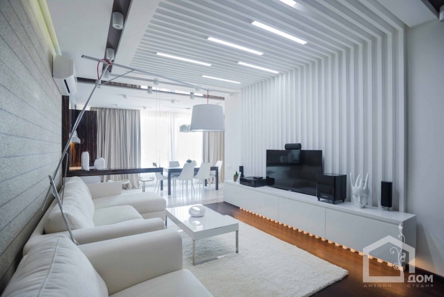 Белые деревянные рейки в интерьере