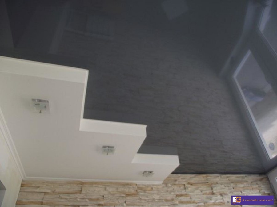 Серый натяжной потолок