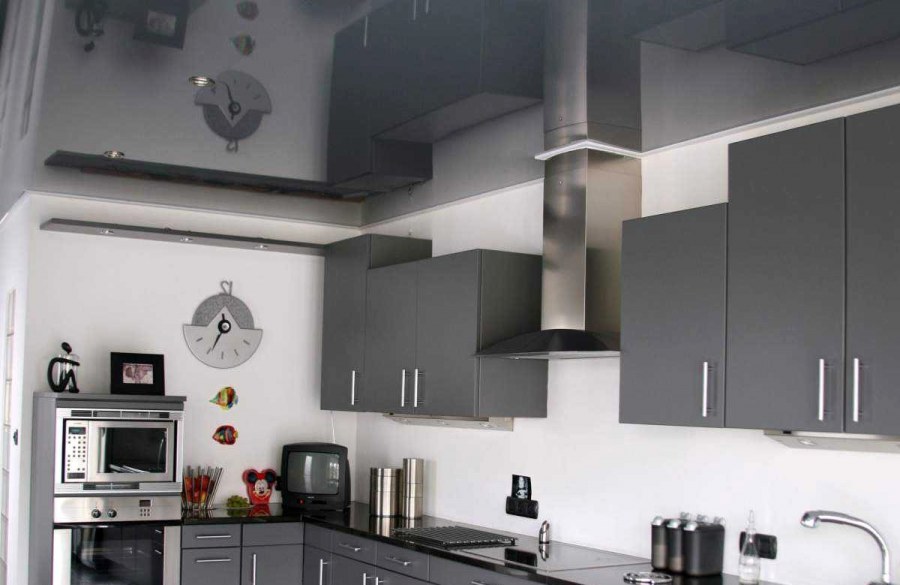 Потолок серый глянец