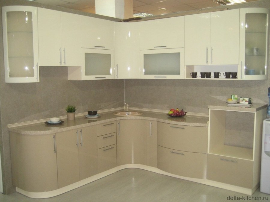 Кухонный гарнитур бежевый глянец