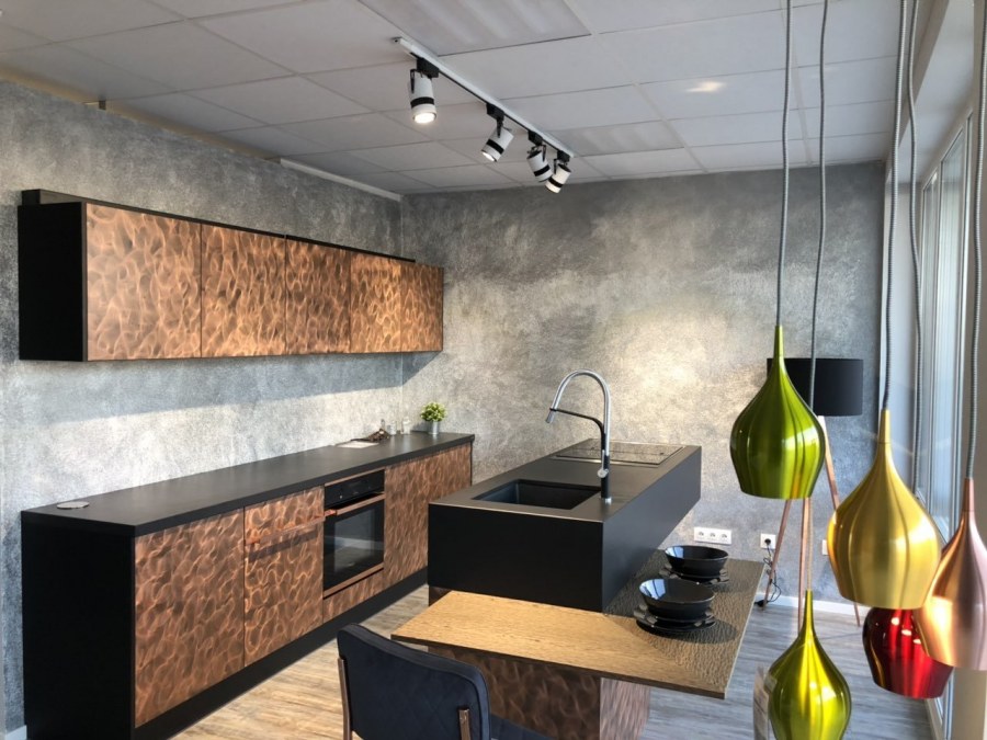 Отделка кухни декоративным камнем