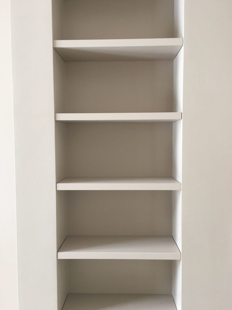 Встроенные полочки