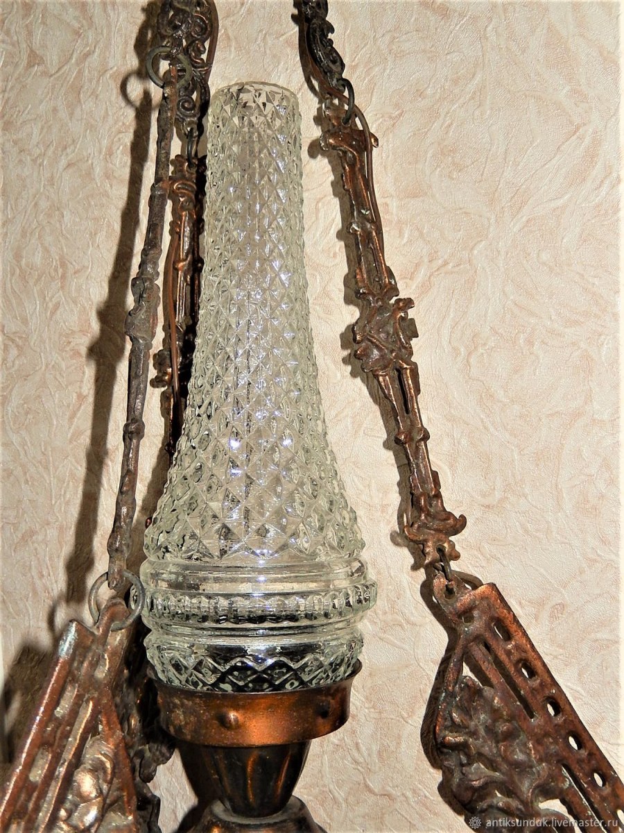 Старинный латунный подсвечник