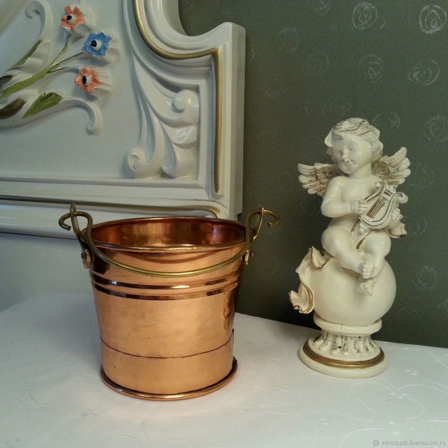 Винтажный цветочный горшок