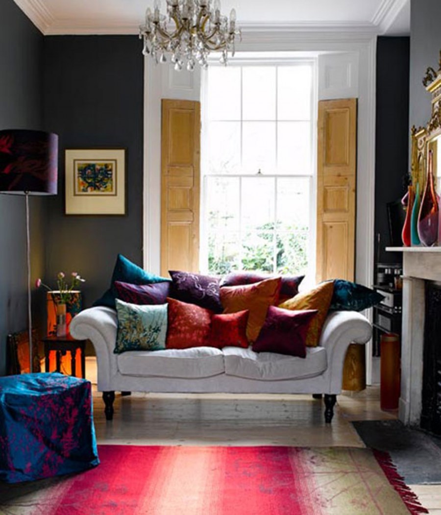 Гостиная с цветными акцентами