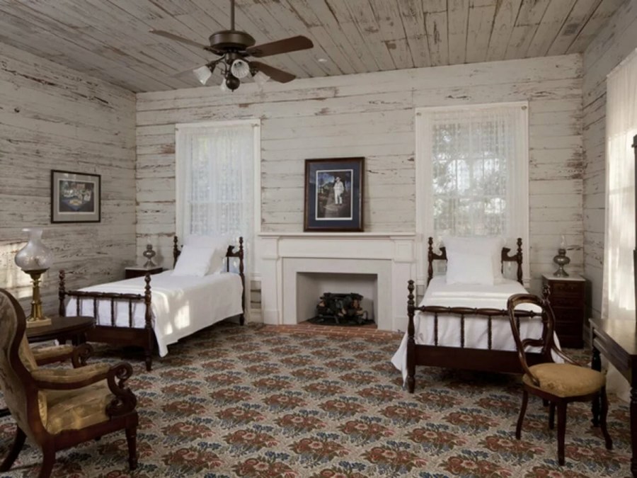 Кухня гостиная евровагонка