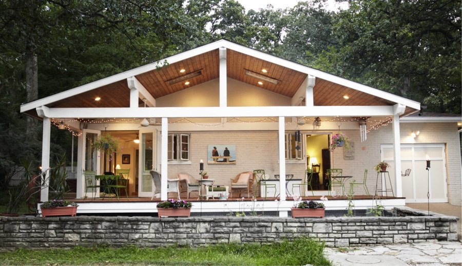 Двускатная крыша с верандой