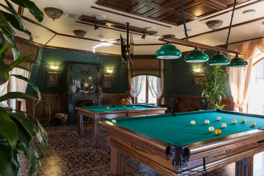 Интерьер бильярдной