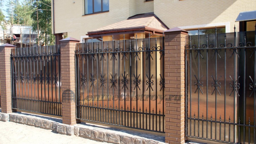Красивые кованые заборы