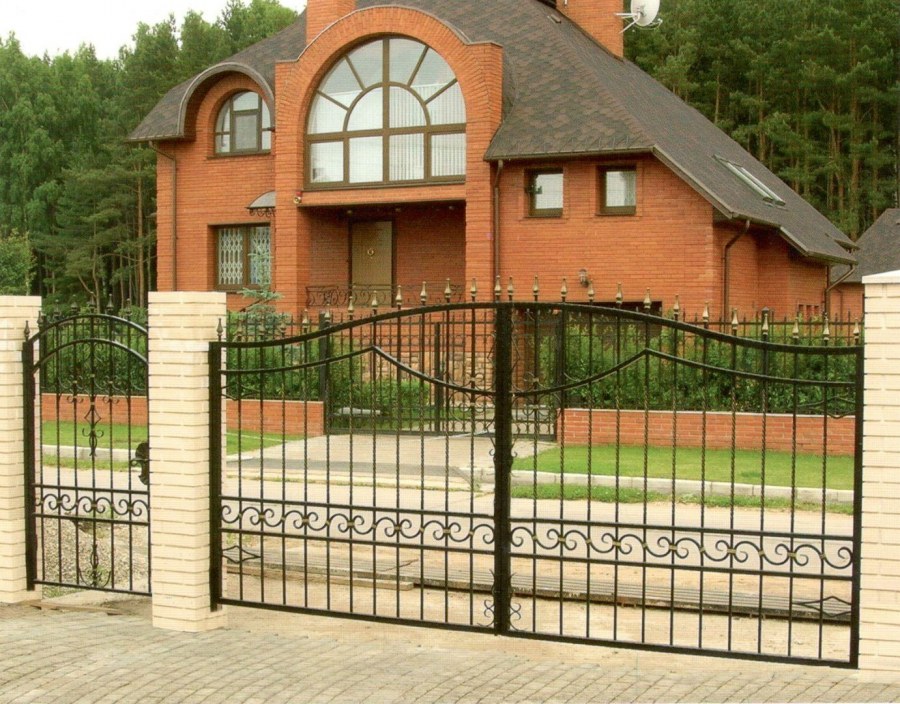 Ворота для коттеджа