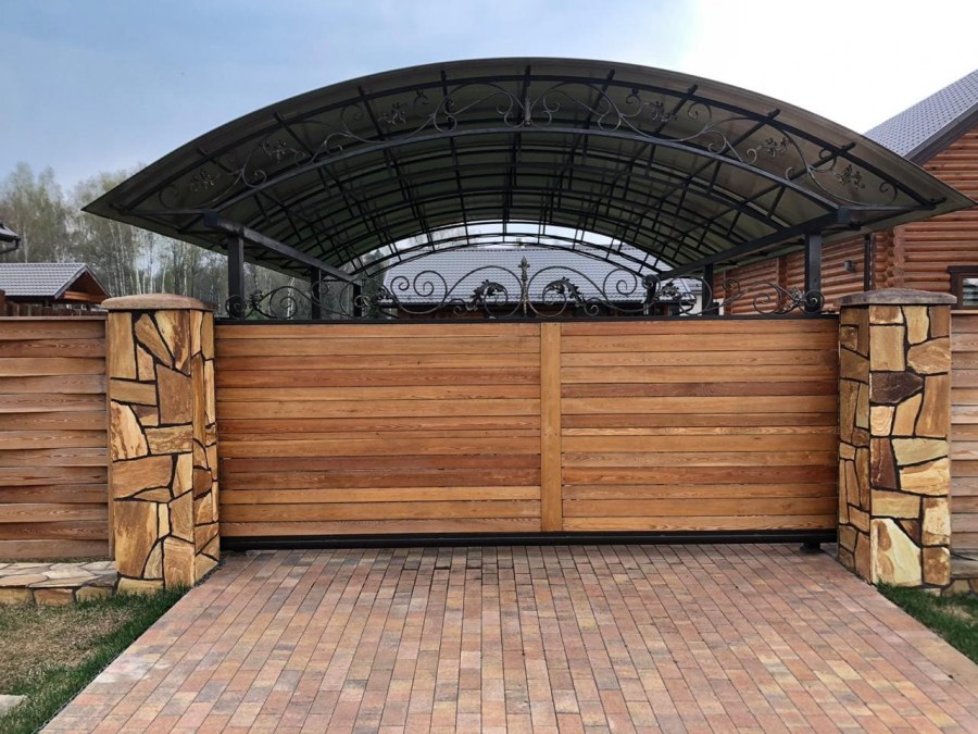 Современные деревянные ворота