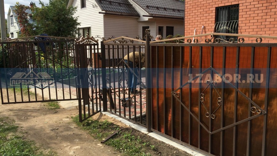 Сварной забор с поликарбонатом