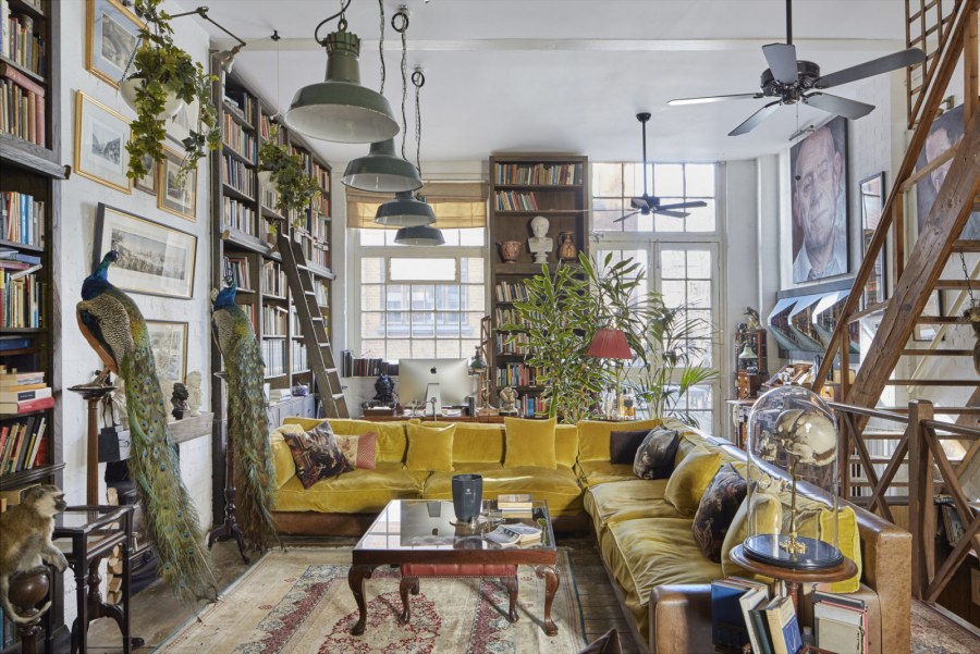 Фотообои улица в Альберо в коридор