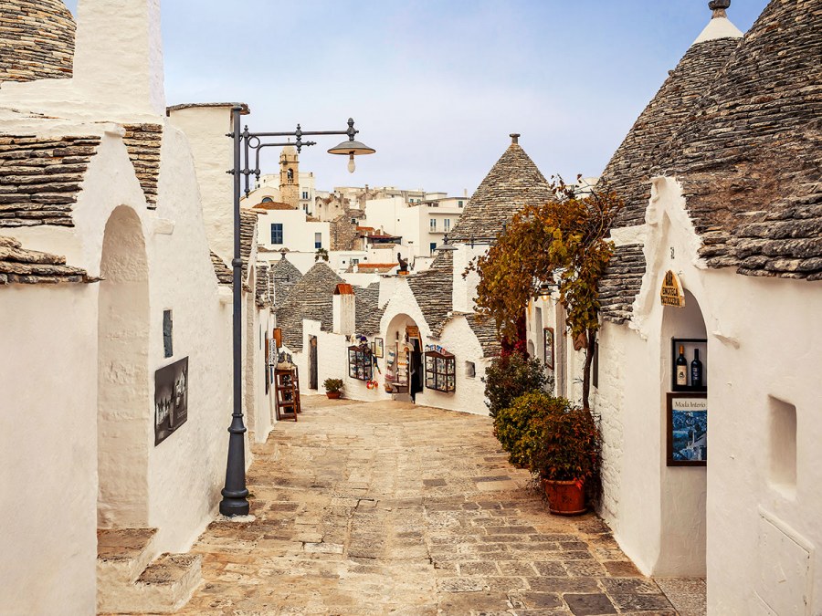 Улочки Остуни Италия