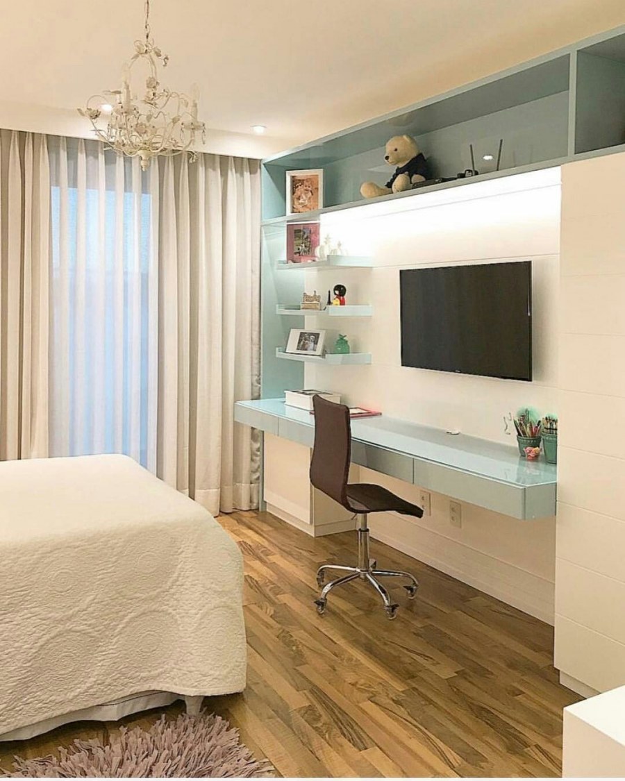 Современная комната для девушки студентки