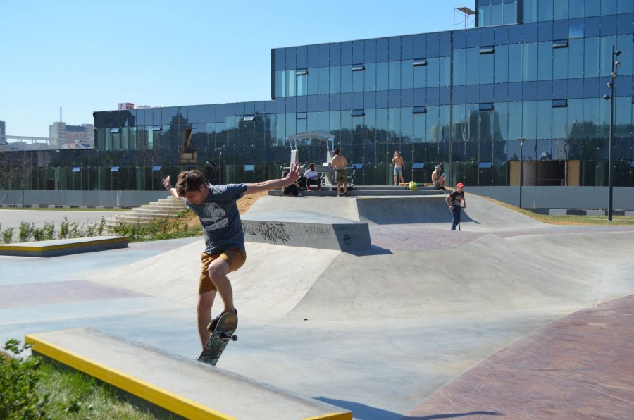 Бетонный скейт парк