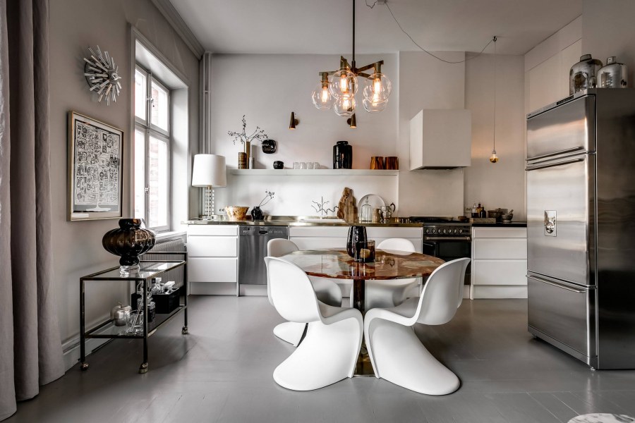 Золотые детали в интерьере современной кухни