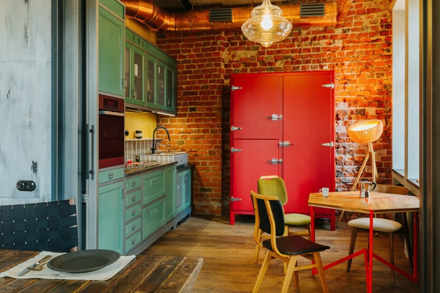 Кухня лофт с красным кирпичом