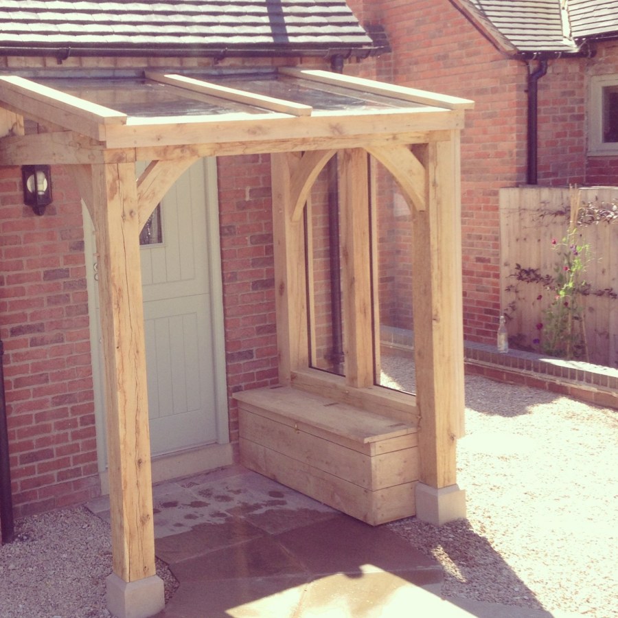 Навес над крыльцом из дерева