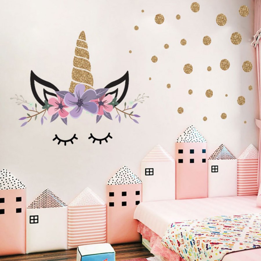 Декор стен в детской комнате