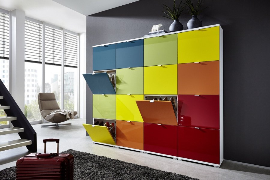 Шкаф с цветными фасадами