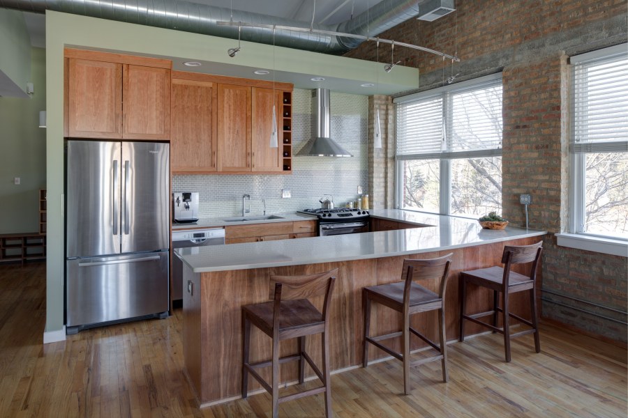 Окно на кухне в стиле лофт