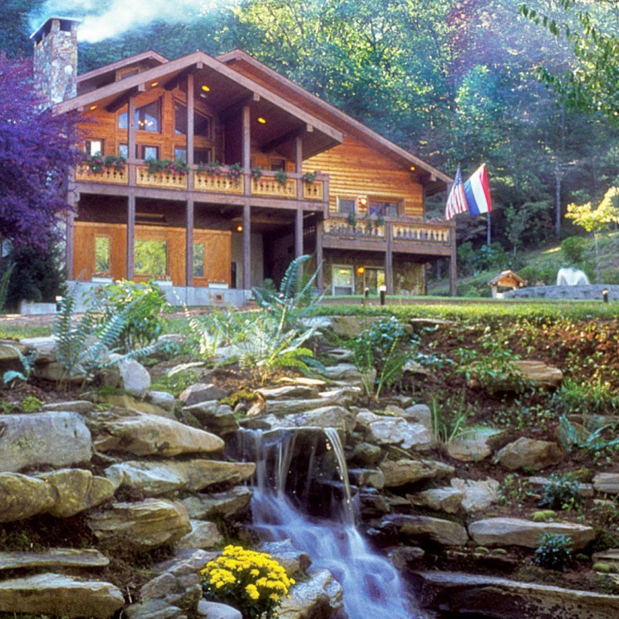 Сад в стиле альпийского Шале