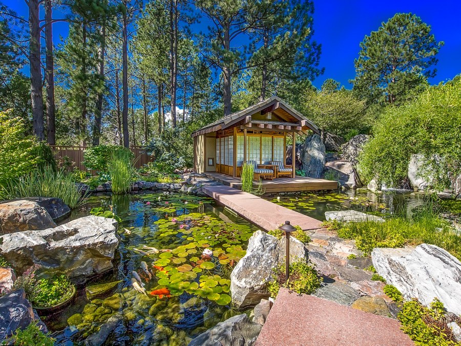 Озеро на участке