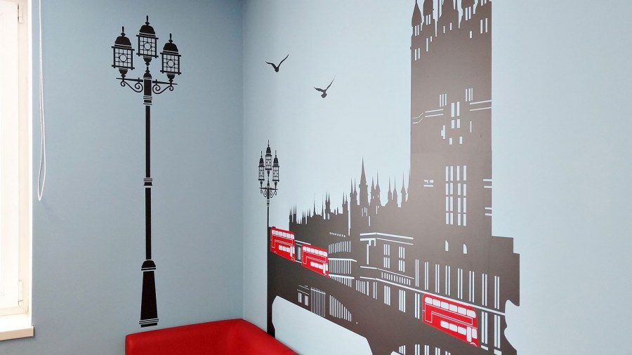 Украсить кабинет английского роспись на стене