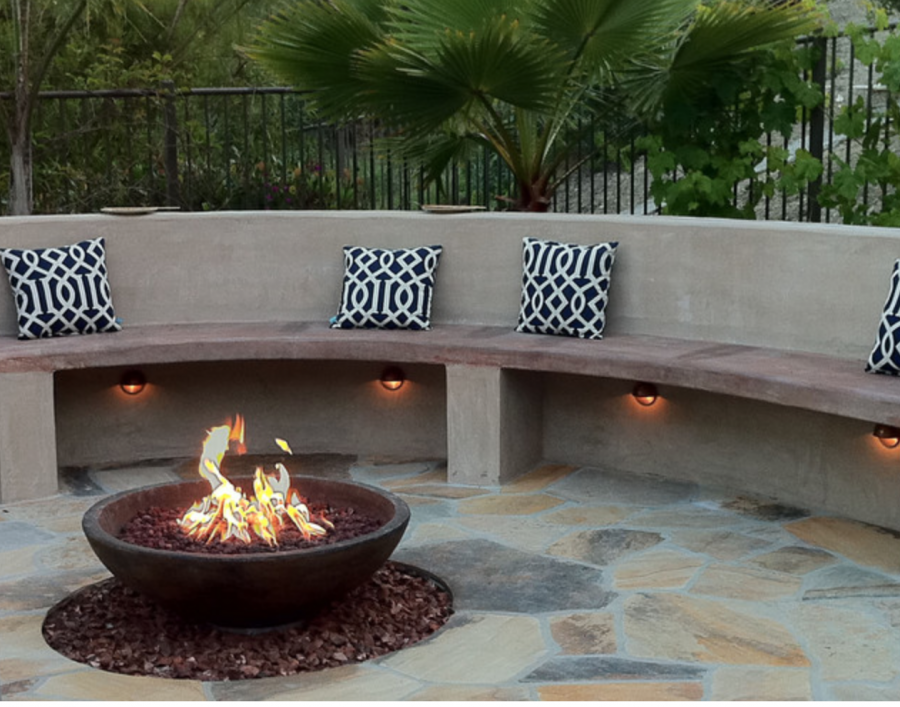 Пергола с чашей для костра