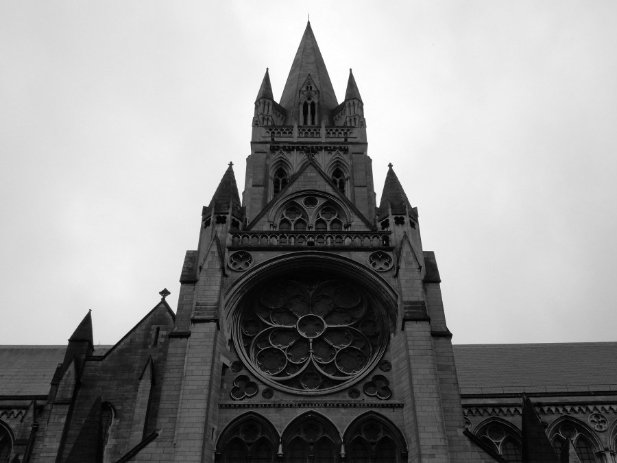Готические храмы черно белые