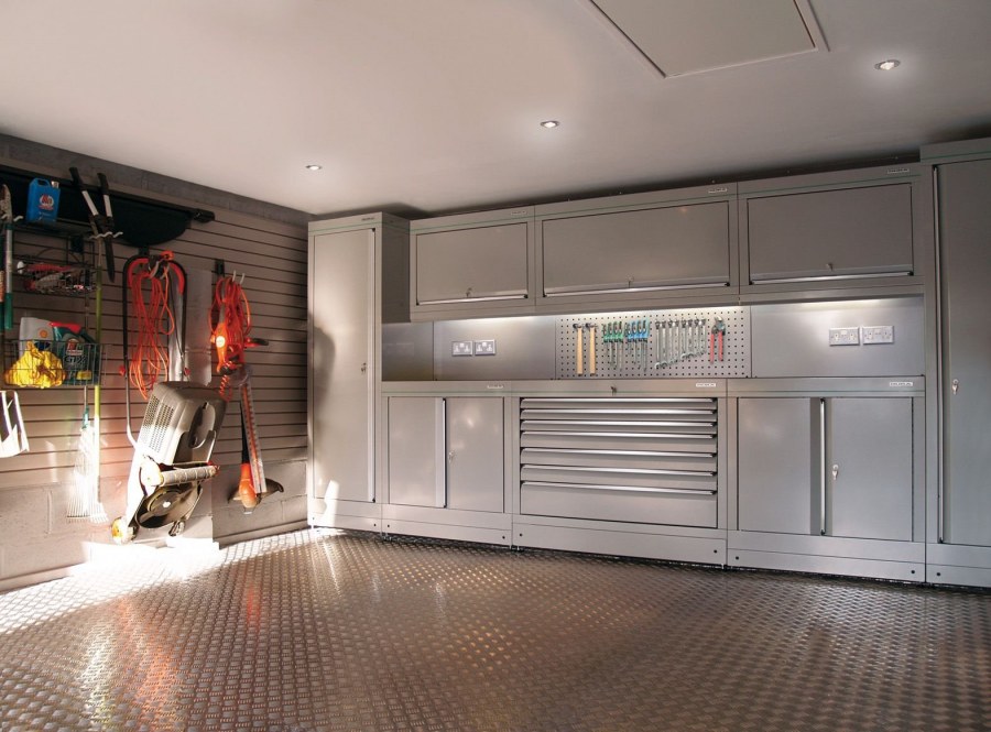 Интерьер гаража