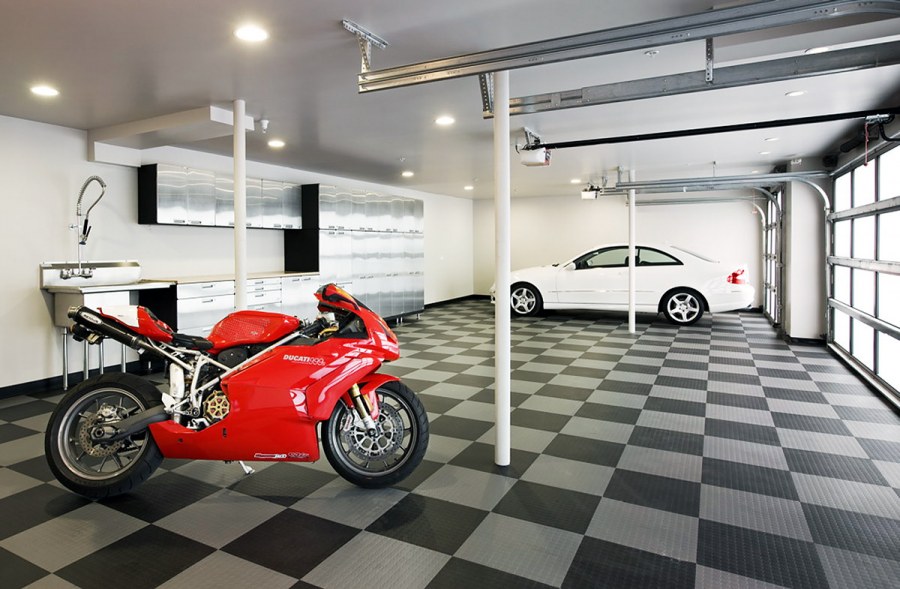 Интерьер гаража