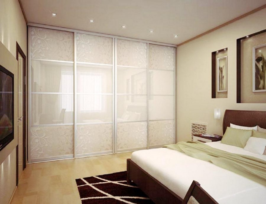 Встроенные шкафы в спальню