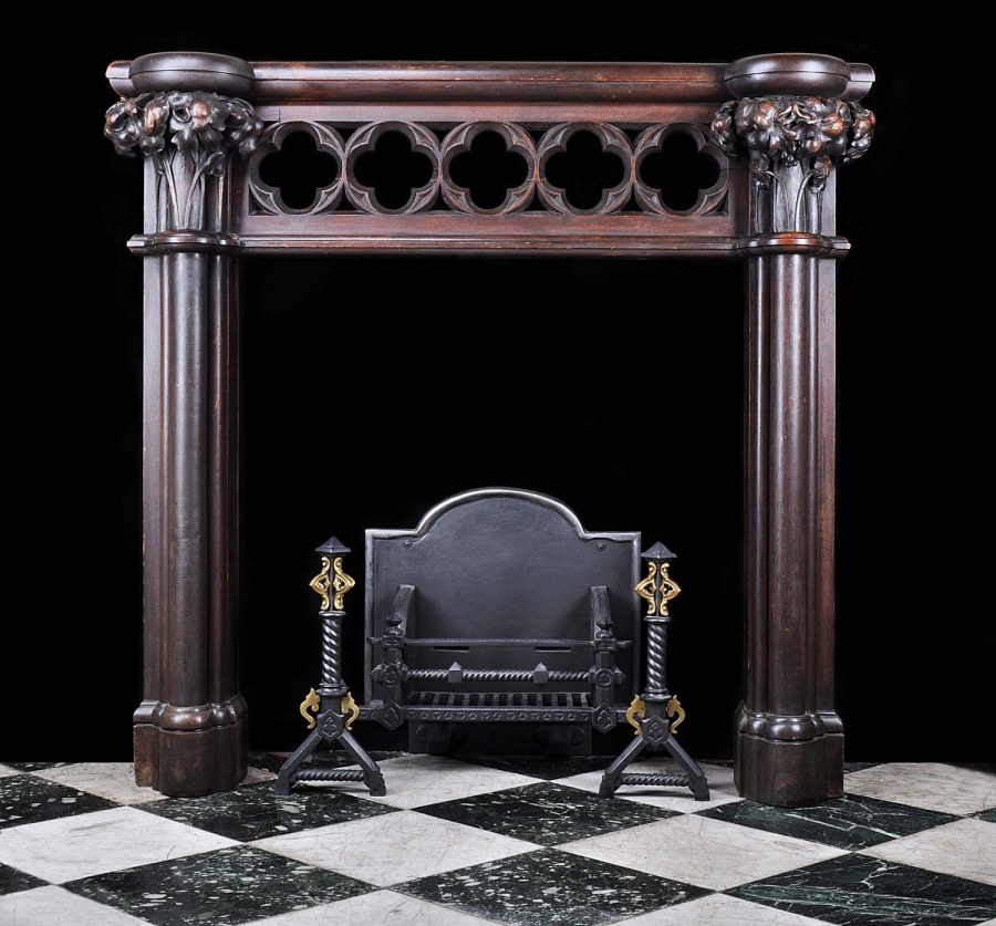 Камин черный в готическом стиле