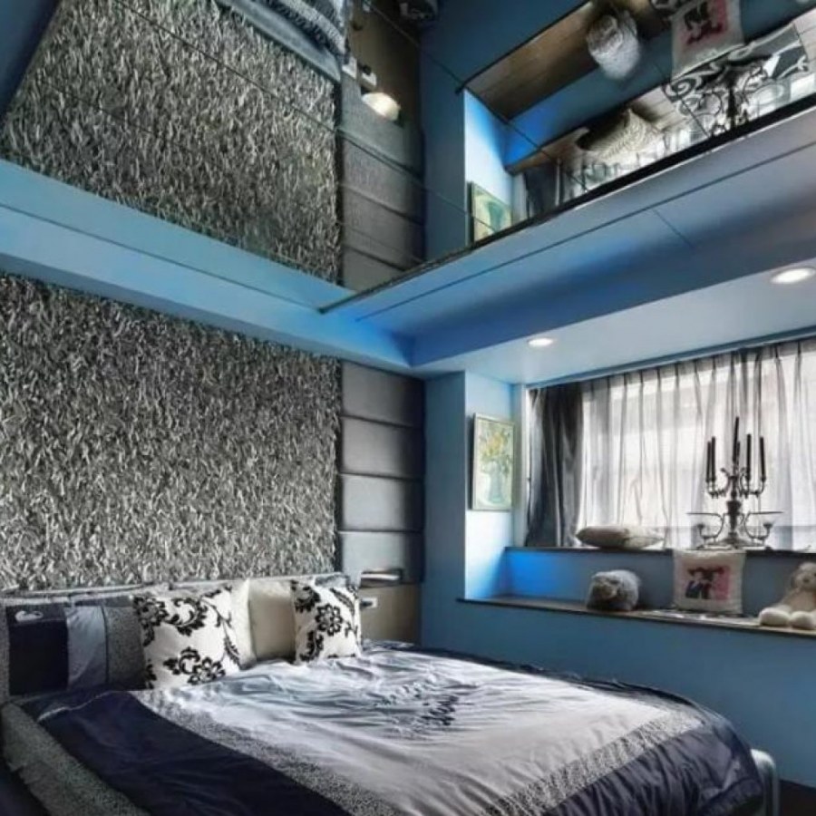 Зеркальный потолок в спальне