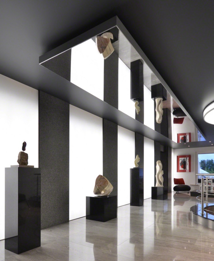 Дизайнерские потолки зеркальные