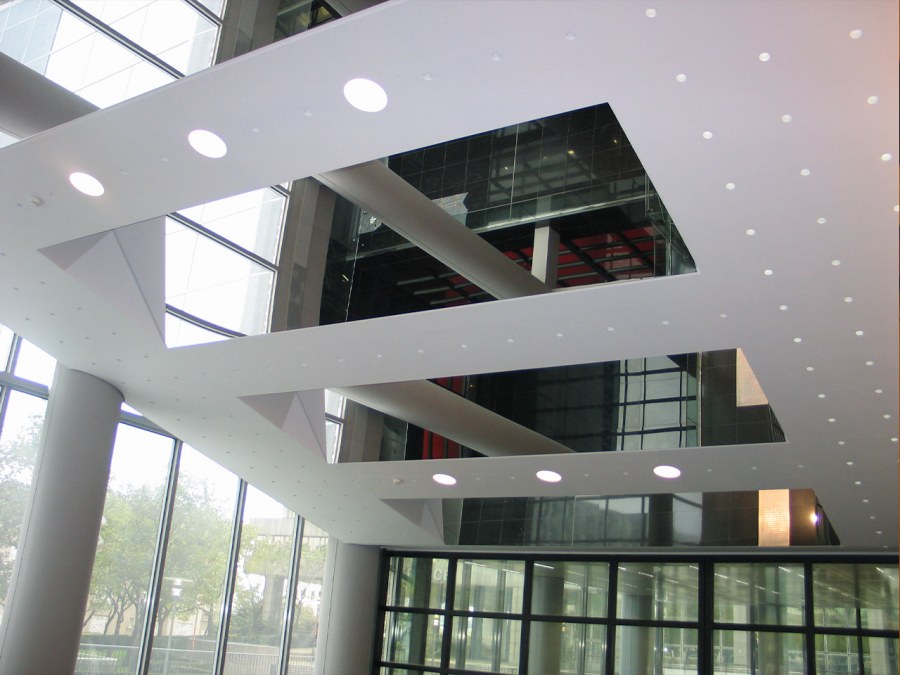 Подвесной зеркальный потолок