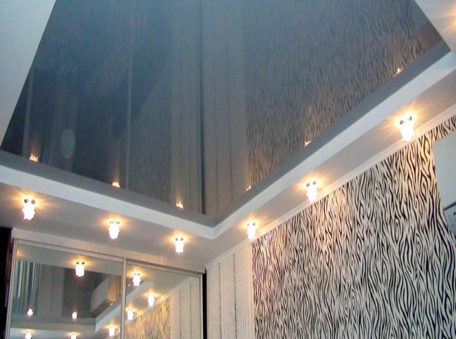 Глянцевый зеркальный потолок